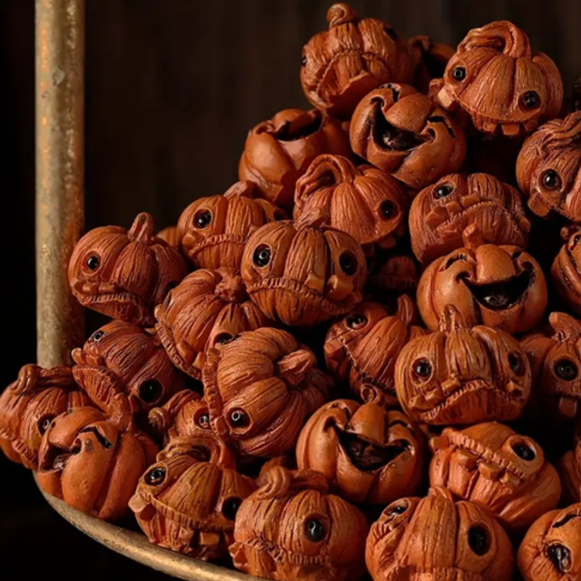 Resin Pumpkin Mini *