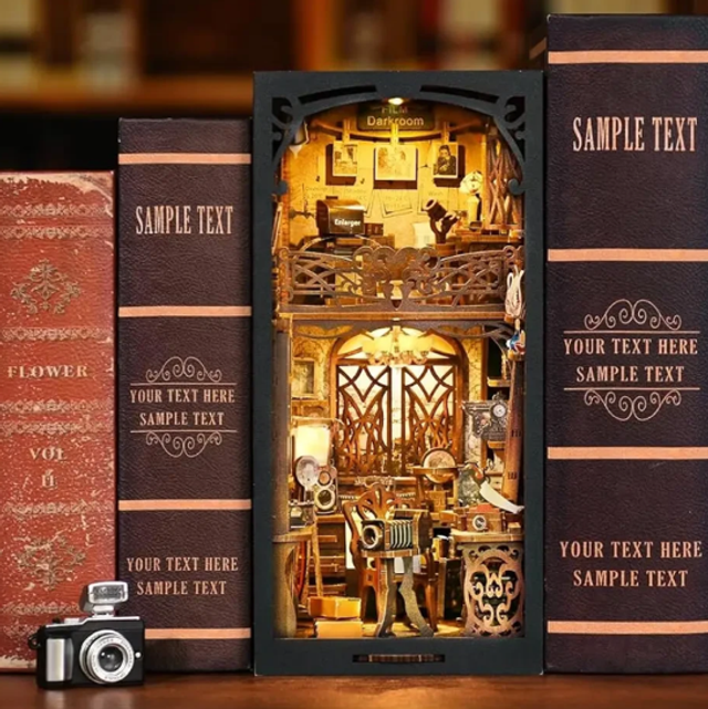 Film Dark Room Book Nook - Kit – Miniature Bookshelf Insert DIY - UK